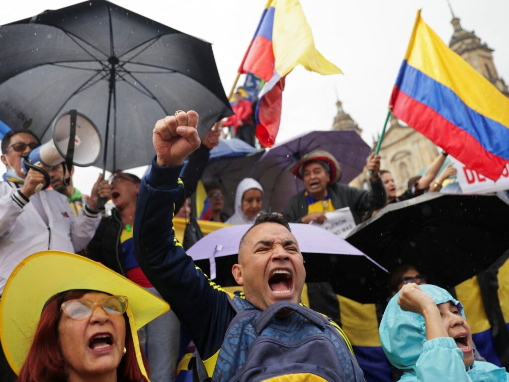 Massive Demonstrations Against Colombian President’s Controversial Reforms